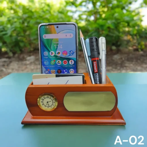 A02 Wooden Pen Stend